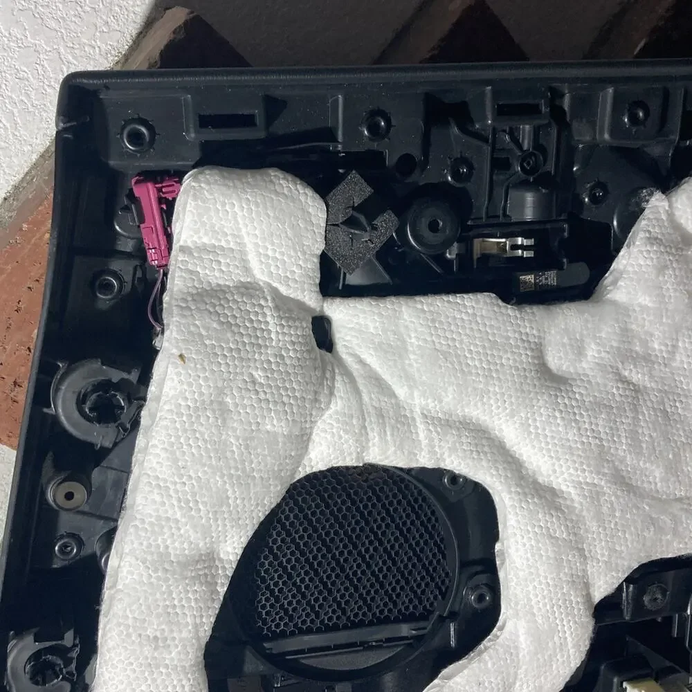 BMW I4 DOOR PANEL LEFT REAR 2023 OEM